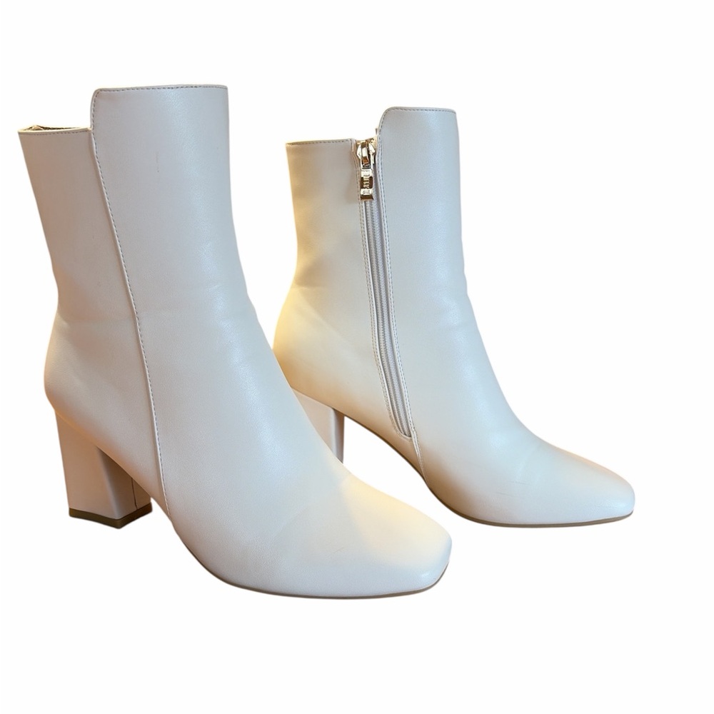 IDIFU Chic White Heeled Boots. Women’s Size 7.5